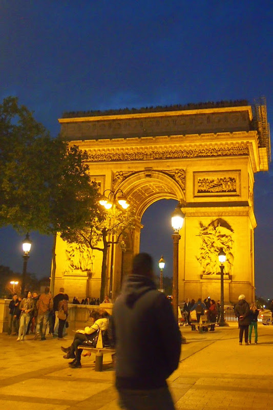 夜の凱旋門