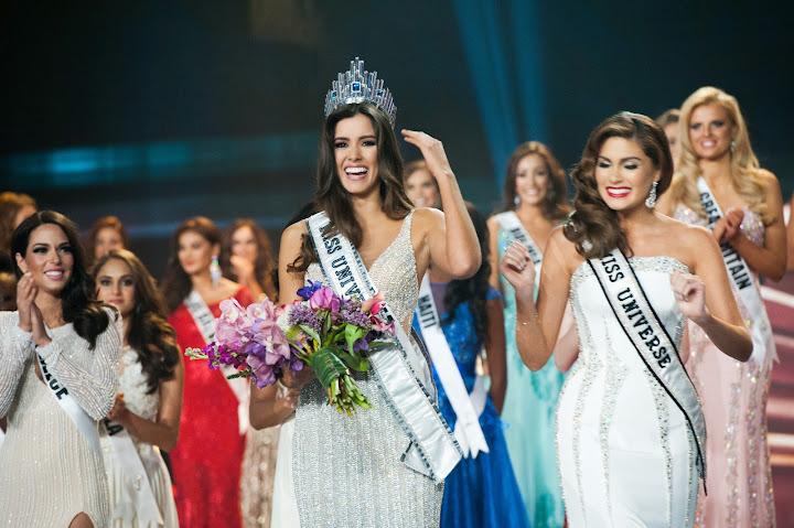 UN DÍA COMO HOY PAULINA VEGA ERA CORONADA MISS UNIVERSE 2014-2015 UNI2014_08170