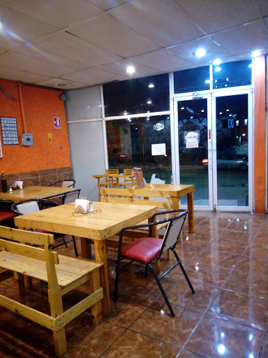 Palé Pizzería Cervecera, Avenida Plateros, Emiliano Zapata, 99010 Fresnillo, Zac., México, Restaurante de comida para llevar | ZAC