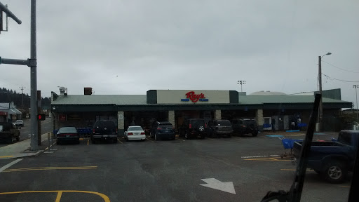 Grocery Store «Rays Food Place», reviews and photos, 29560 Ellensburg Ave, Gold Beach, OR 97444, USA