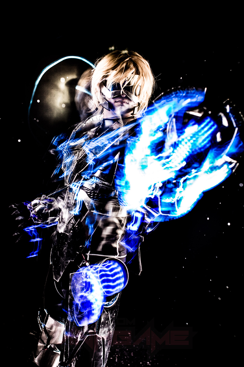 Cosplay Ezreal Vũ Khí Tối Thượng nhìn "ảo tung chảo" - Ảnh 5