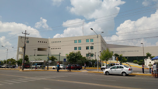 Clinica 180, Carretera San Sebastian - Santa Fe 1000, Los Encinos, 45653 Tlajomulco de Zúñiga, Jal., México, Hospital | JAL