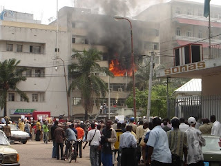 Incendie d'un immeuble à Kinshasa Photo citizenside.com