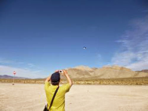 Flying Saucer Photographed Over Area 51 November 2012
