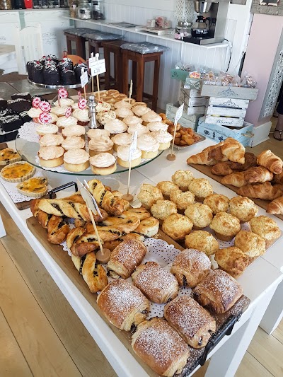 Photos of Aromatish Caf&eacute; & Bakery