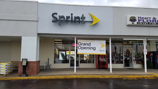 Electronics Store «Sprint Store», reviews and photos, 409 Old Capital Plaza N W, Corydon, IN 47112, USA