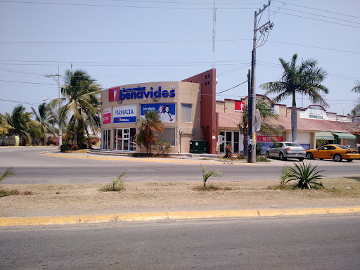 Farmacias Benavides, Valle de México 3, Int. 6, Valle Dorado, Bahía de Banderas, Nay., México, Farmacia y artículos varios | NAY