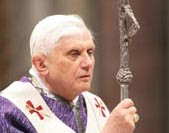 Pope: Sacraments and Scripture are the wells from which parents should draw