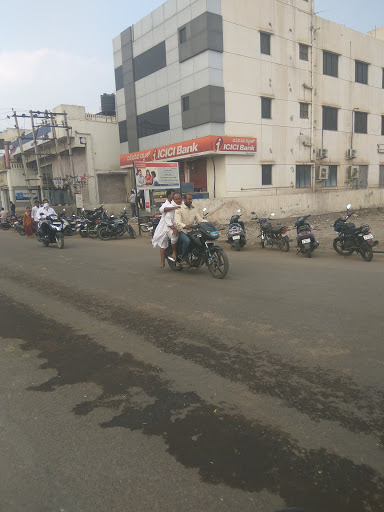 ICICI Bank Bijapur - Branch & ATM, Ram Mandir Road, Post Box No 6, Bijapur, Vijayapura, Karnataka 586001, India, Savings_Bank, state KA