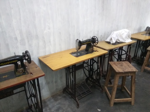 karthick tailoring shop, West madavala street, Kadambar kovil, Kulithalai, Tamil Nadu 639104, India, Tailor, state TN