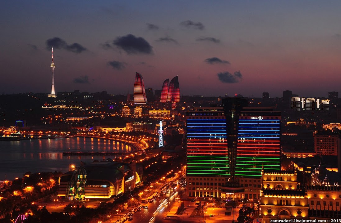 Baku 9050. Азербайджан город Баку 2018. Минск Баку. Город огней на окраине Баку. Города из СНГ.