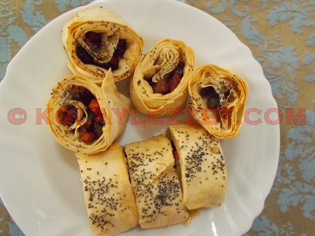 HAZIR-YUFKADAN-KOLAY-GARNİTÜRLÜ-BÖREK