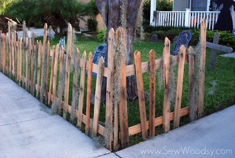 Halloween Wood Pallet Fence