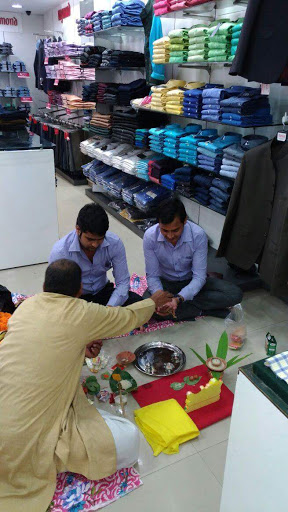 Raymond store, Sultanpur - Kadipur Rd, Civil Line, Sultanpur, Uttar Pradesh 228001, India, Map_shop, state UP