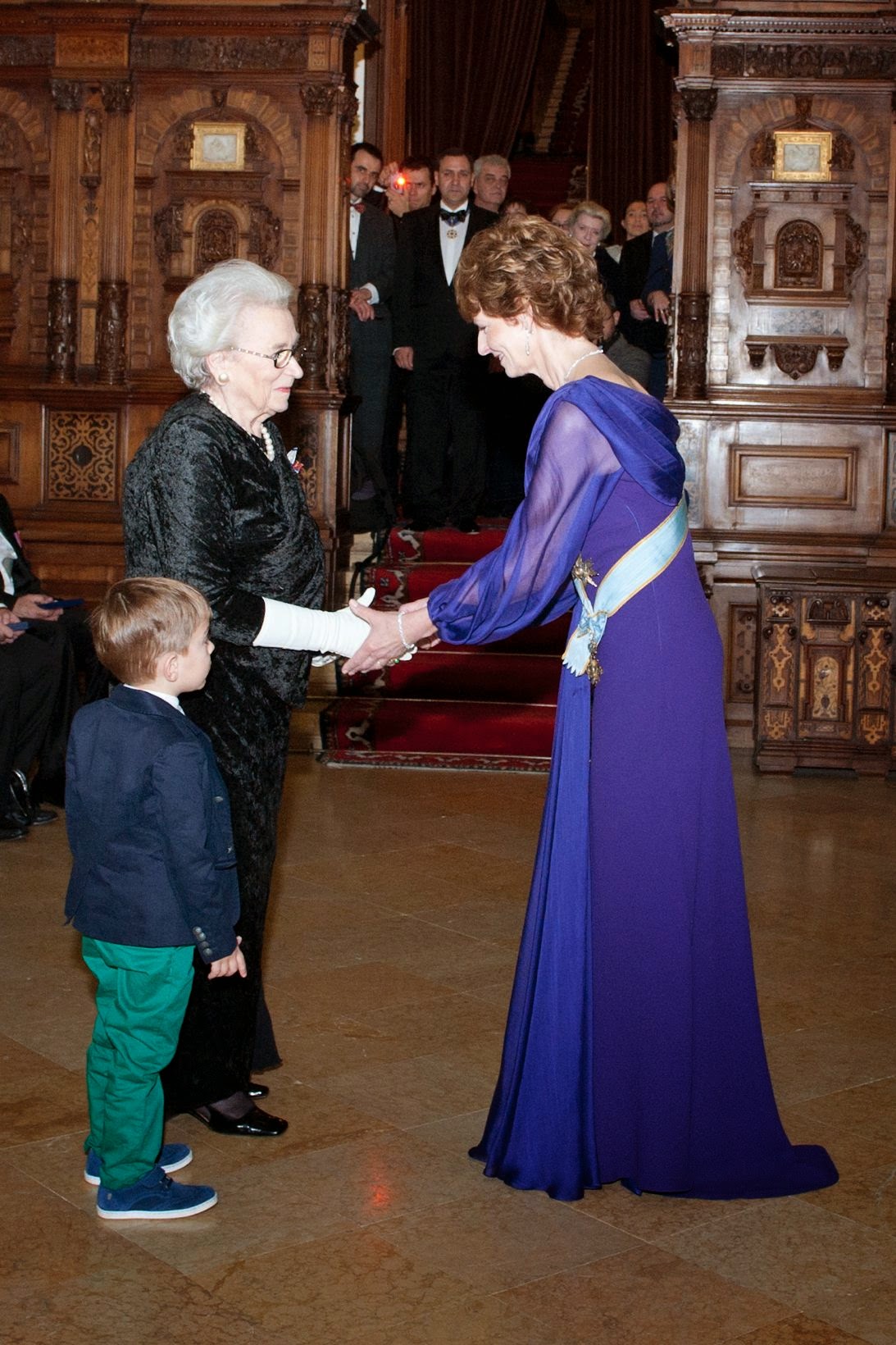 FOTO Ceremonia de decorări regale la Castelul Peleș, 26 martie 2014 - Principesa Moștenitoare Margareta, Principele Radu, Principele Nicolae FOTO Ceremonia de decorări regale la Castelul Peleș, 26 martie 2014 - Principesa Moștenitoare Margareta, Principele Radu, Principele Nicolae