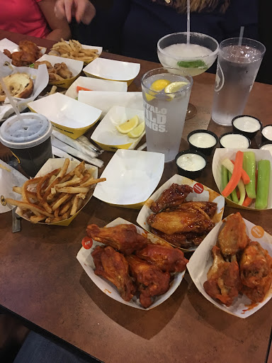 Chicken Wings Restaurant «Buffalo Wild Wings», reviews and photos, 7000 Arundel Mills Cir R003, Hanover, MD 21076, USA