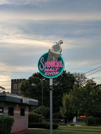 Ice Cream Shop «Snookies Malt Shop», reviews and photos, 1810 Beaver Ave, Des Moines, IA 50310, USA