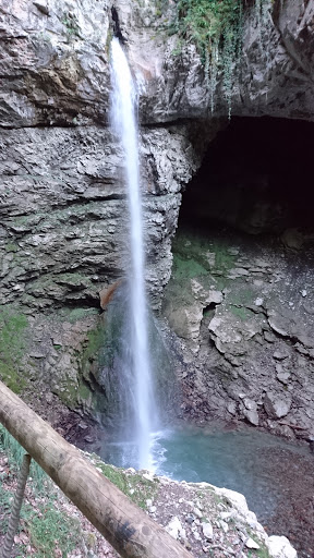 Grotte et Cascade de Seythenex