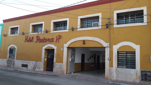 Hotel Pastora, Calle 51 No. 413 x 52 y 54, Centro, 97700 Tizimín, Yuc., México, Alojamiento en interiores | YUC