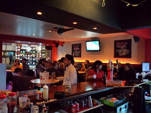 Barchelona Pizza Bar, Av. Ruiz 92, Zona Centro, 22800 Ensenada, B.C., México, Bar restaurante | BC
