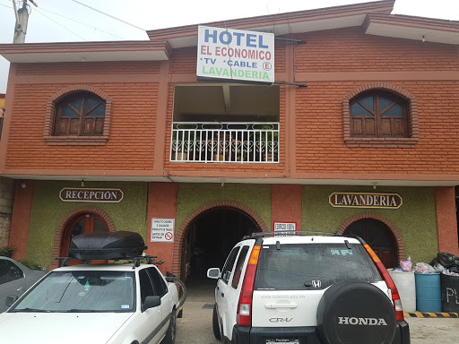 Hotel El Económico, Heroico Colegio Militar S/N, Alcantarilla, 76340 Jalpan de Serra, Qro., México, Alojamiento en interiores | QRO