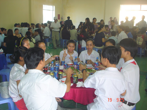 Chào mừng Ngày nhà giáo Việt Nam 20/11 2010 - Page 3 DSC00139