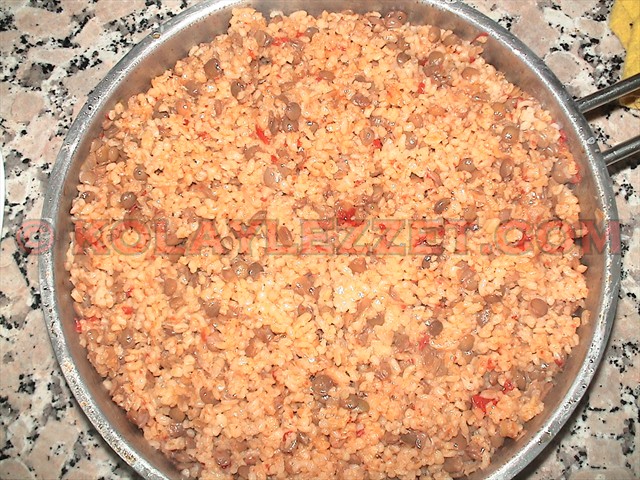 MERCİMEKLİ-BULGUR-PİLAVI-(Müceddere)-(Kilis,-Hatay)