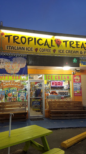 Dessert Shop «Tropical Treats Ice Cream, Fudge and Coffee», reviews and photos, 5811 E Oak Island Dr, Oak Island, NC 28465, USA