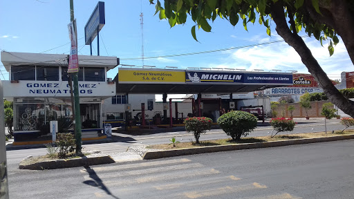 Gómez Neumáticos, Av Independencia Pte 1602, Arcadia, 75760 Tehuacán, Pue., México, Mantenimiento y reparación de vehículos | PUE