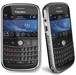 مقارنة بين أفضل أنواع الجوالات و أنظمة التشغيل فيها Blackberry_Phone