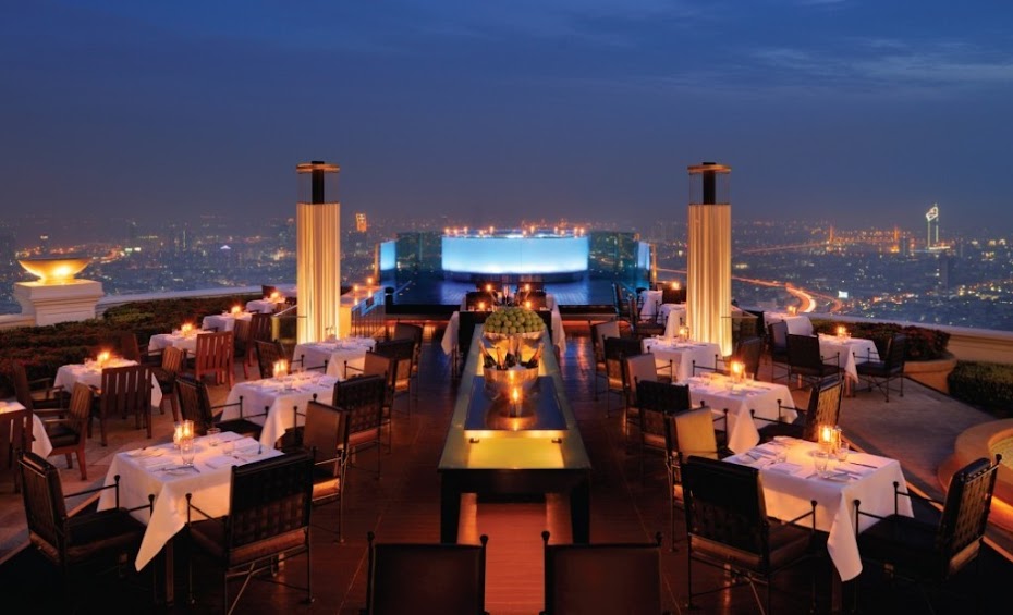 Khu Sky Bar tầng cao của Căn hộ Alphanam Luxury Đà Nẵng http://www.muanhadatdanang.net/2015/12/anphanam-luxury-da-nang-can-ho-khach-san-va-chung-cu-cao-cap-ven-bien-5-sao.html