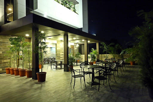 Hotel Ivy, Ring Road No. 1, Pachpedi Naka Rd, Priyadarshini Nagar Colony, Pachpedi Naka, Raipur, Chhattisgarh 492001, India, Hotel, state CT