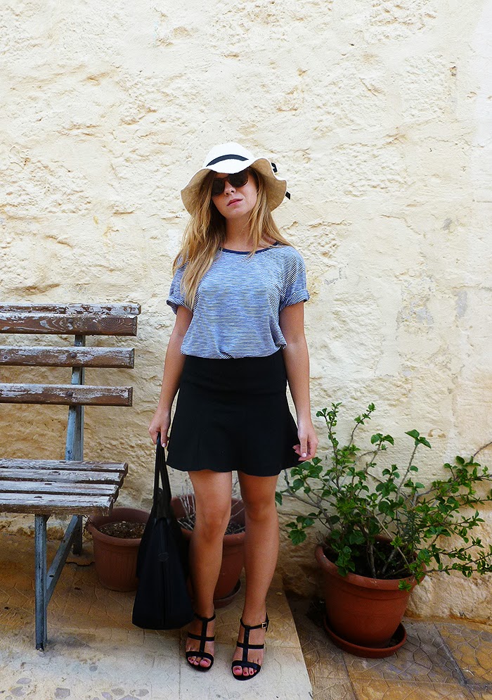 boyfriend tee, fashion inspiration, outfit, casual look, chic