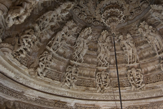 Interior de templo jainista de Jaisalmer