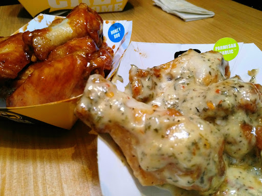 Chicken Wings Restaurant «Buffalo Wild Wings», reviews and photos, 2939 Niles Ave, St Joseph, MI 49085, USA