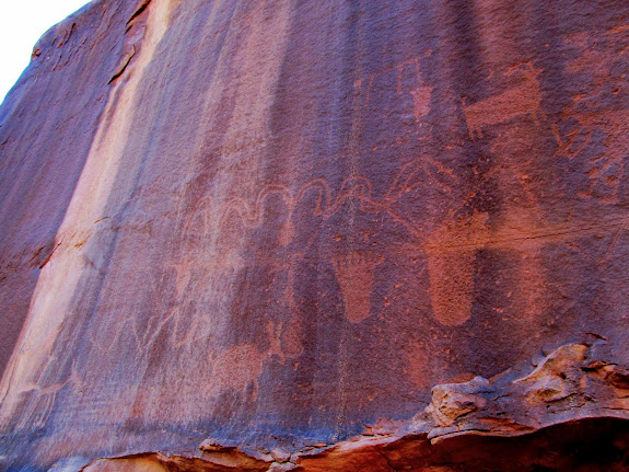 Petroglyphs in Sevenmile Canyon