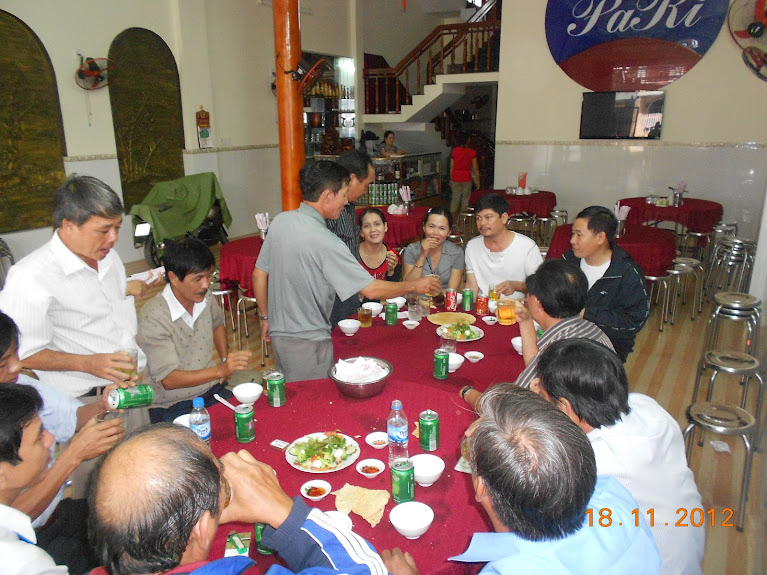 Hoạt động của 87TưNghĩa nhân ngày Nhà giáo Việt Nam 20/11/2012  DSCN3593