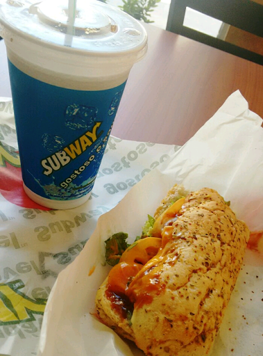 Subway, Praça Getúlio Vargas, 10 - Centro, Santa Rita - PB, 58300-130, Brasil, Restaurante, estado Paraíba