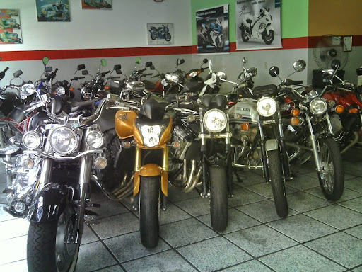 Mze Motos, Praça Treze de Maio, 39 - Centro, Espírito Santo do Pinhal - SP, 13990-000, Brasil, Loja_de_Motocicletas, estado São Paulo