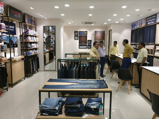 The Raymond Shop, Opp Kala Mandir, Doctor Lane, Harsh Nagar, Nanded, Maharashtra 431601, India, Factory_Outlet_Shop, state MH