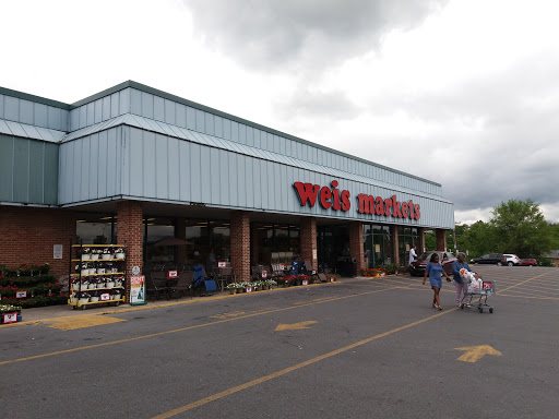 Grocery Store «Weis Markets», reviews and photos, 1102 N Queen St, Martinsburg, WV 25404, USA