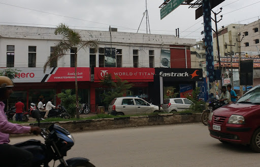 Fastrack Store, Hyderabad Rd, Pragathi Nagar, Nizamabad, Telangana 503001, India, Discount_Store, state UP