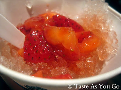 raditional Roman Shaved Ice Made with Pallini Limoncello and Strawberry Syrup Topped with Fresh Strawberries at Meatball Madness at the Food Network New York City Wine & Food Festival - Photo by Taste As You Go