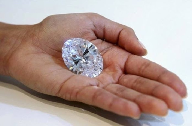 Jewelove: 118.28 carats D Flawless Diamond type II A