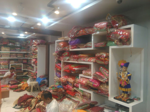 Ghanshayam Silk Palace, Balaji Comolex,, Near.Gundala Street,, Gondal, Gujarat 360311, India, Wedding_Shop, state GJ
