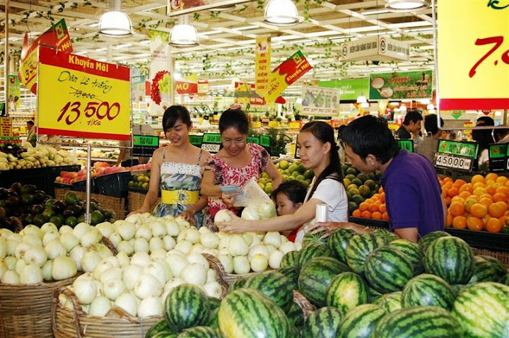 Người tiêu dùng Việt Nam đã và đang yên tâm dùng hàng Việt khi chất lượng và độ an toàn ngày càng được nâng lên - Ảnh minh  họa