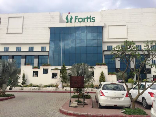 Axiss Dental Clinic - Fortis Hospital LUDHIANA, Fortis Hospital, Mundian Kalan Village Near Radha Swamy Satsang Bhawan,, Chandigarh Road, Punjab 141015, India, Clinic, state PB