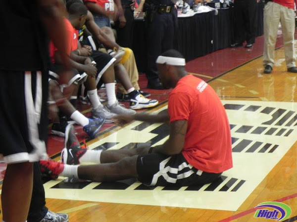 James Unveils New LEBRON 8 PS PE During CP3 AllStar Game