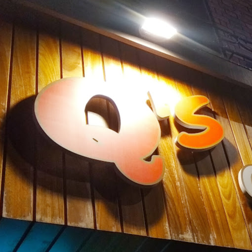 Q's Kitchen logo