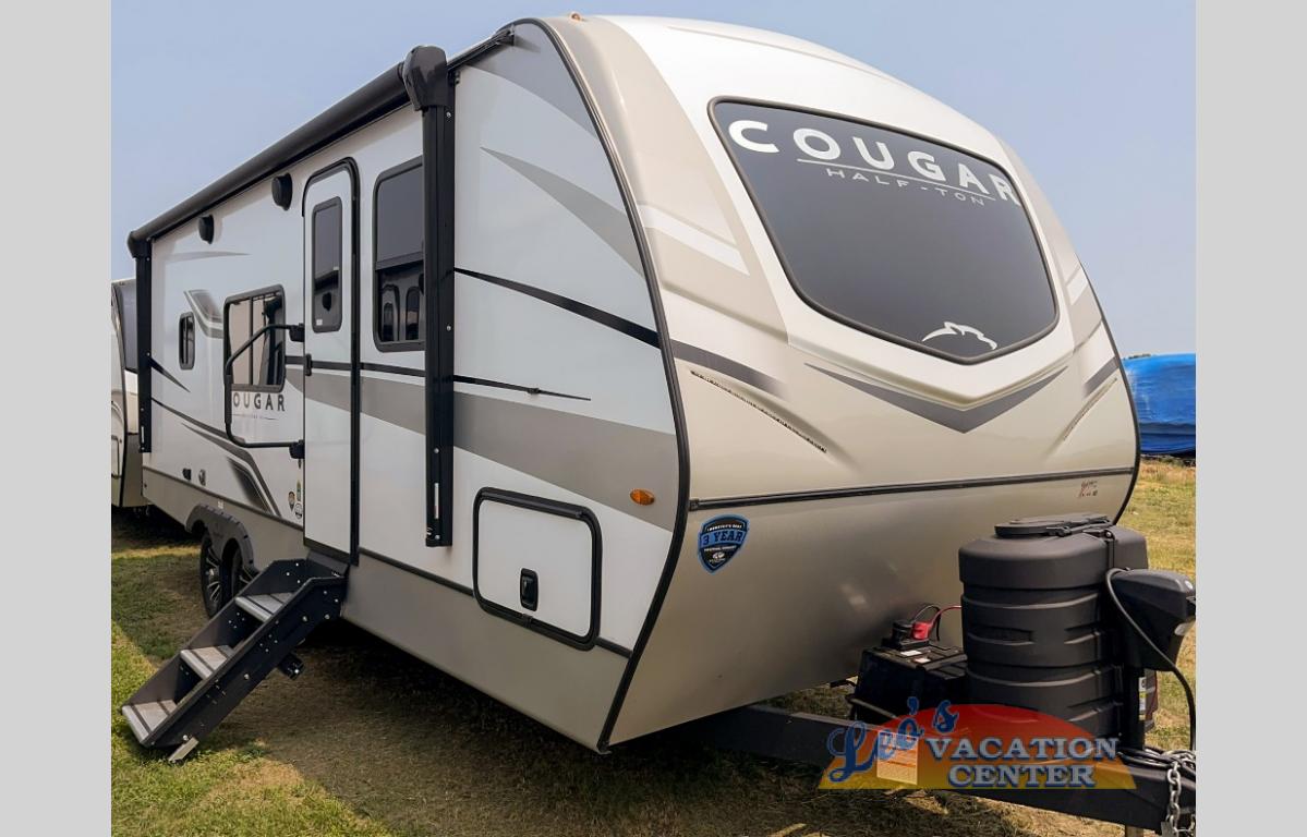 Find your dream travel trailer at Leo’s Vacation Center.